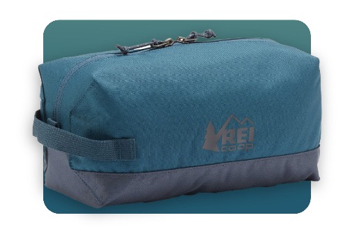 REI's Readtripper lunch bag in a teal color